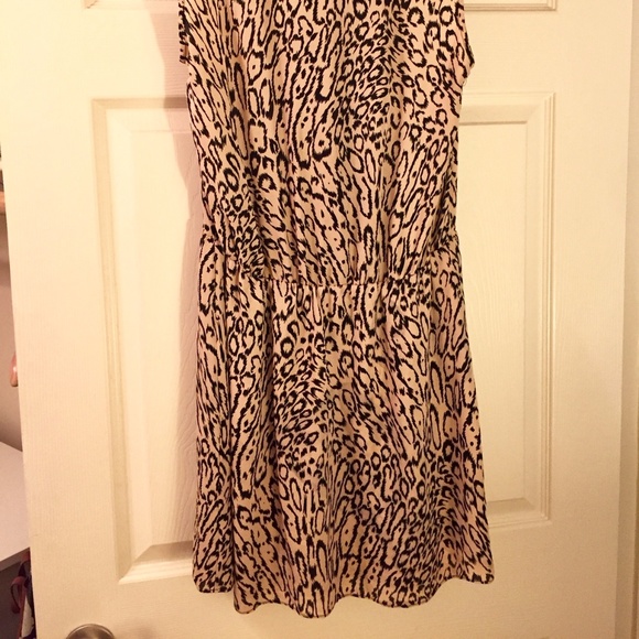 Parker Silk Dress from CUSP – Pink Leopard – M - Picture 4 of 4